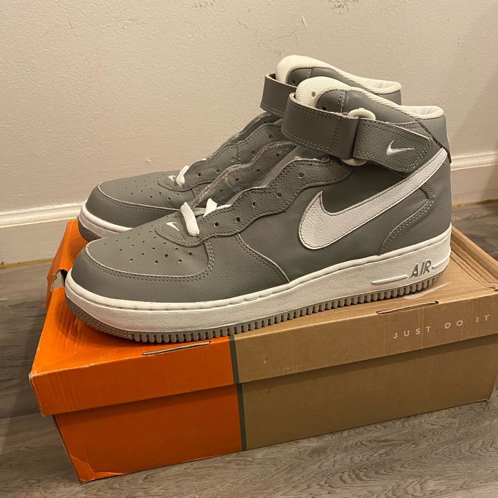 2002 Nike Air Force 1 Mid Medium Grey | White